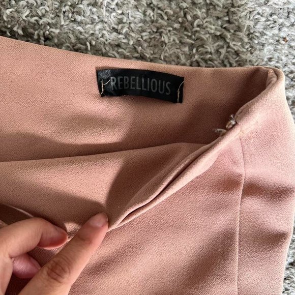 Nude one shoulder crop top - Picture 2 of 5